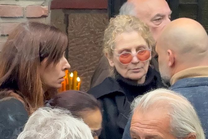 Ispraćaj za kremaciju Zdravka Šotre, žena zdravka šotre neda todorović Ispraćaj za kremaciju Zdravka Šotre, žena zdravka šotre neda todorović