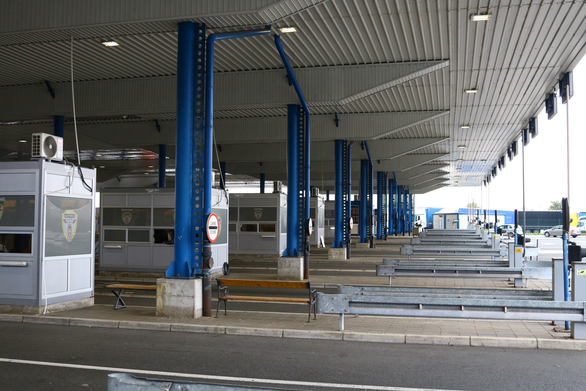 Nema gužve na graničnim prelazima, teretnjaci čekaju do sat vremena samo na Batrovcima