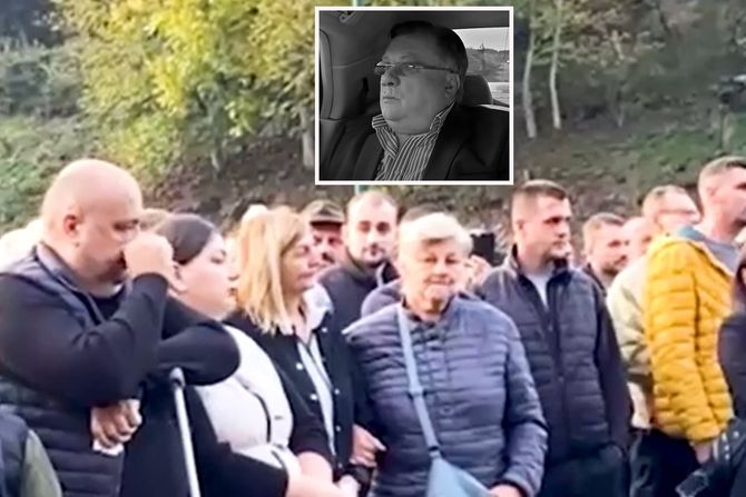 Okupljeni odali počast Halidu Bešliću