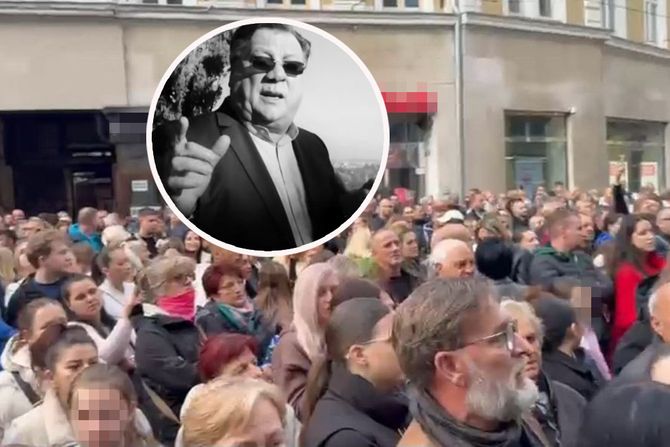 Sarajlije ispred Večne vatre, Halid Bešlić