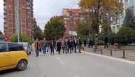 Pogledajte nepreglednu kolonu Srba u Severnoj Mitrovici koji idu na glasanje