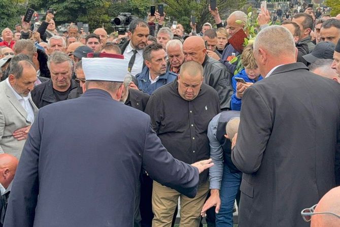 Halid Bešlić sahrana