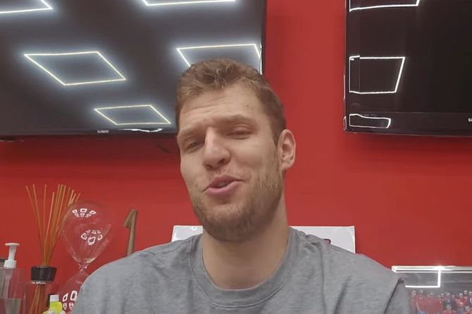 Saša Vezenkov