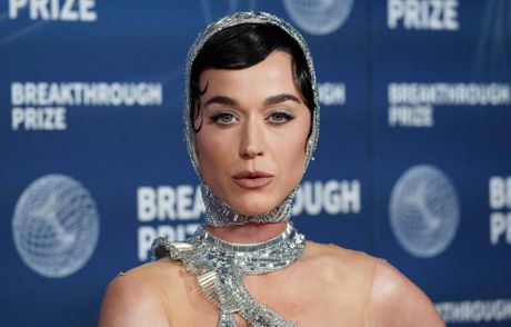 Katy Perry, Kejti Peri Katy Perry, Kejti Peri