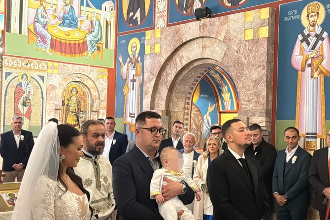 Krstio sina Uroš Živkovic Krstio sina Uroš Živkovic
