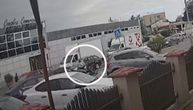 Vozač BMW-a pokosio mamu i devojčicu (2) u kolicima, žena stradala na mestu: Horor u komšiluku snimila kamera