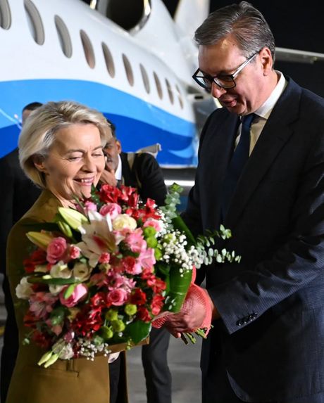 Aleksandar Vučić Ursula fon der Lajen aerodrom doček