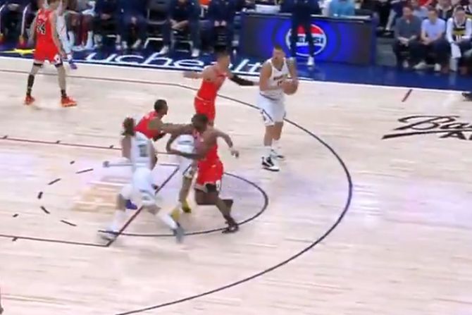 Nikola Jokić, Aron Gordon Nikola Jokić, Aron Gordon
