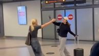 Hana Ikodinović se vratila u Srbiju: Nataša Bekvalac je čekala na aerodromu, evo šta kaže o njenom školovanju