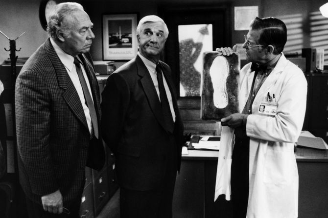 Ed Vilijams Goli pištolj Ed Williams Naked Gun Ed Vilijams Goli pištolj Ed Williams Naked Gun