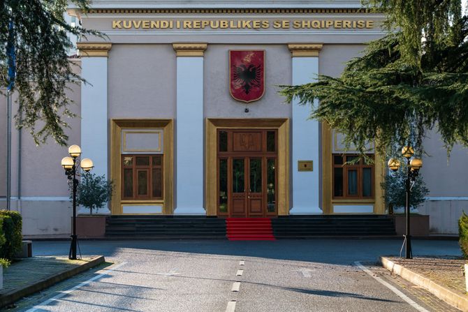 Albanija Tirana Parlament Skupština Albanija Tirana Parlament Skupština