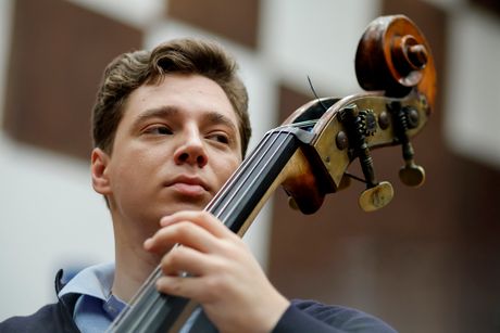 Beogradska filharmonija svečano otvara Bemus, na podijumu sa Karlom Pontijem i Strahinjom Mitrovićem Beogradska filharmonija svečano otvara Bemus, na podijumu sa Karlom Pontijem i Strahinjom Mitrovićem