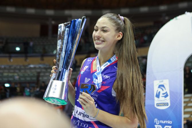 Hena Kurtagić Hena Kurtagić