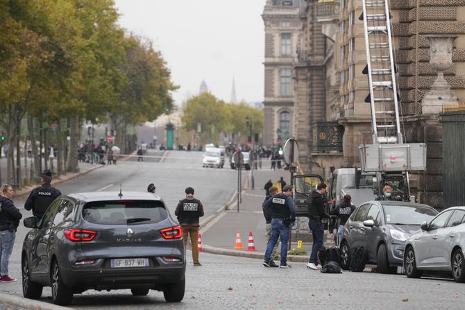 Muzej Luvr pljačka lopovi Pariz Muzej Luvr pljačka lopovi Pariz