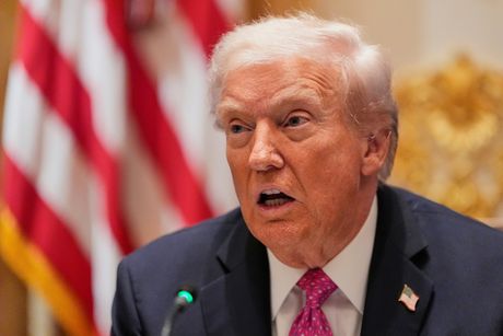 Donald Tramp, Volodimir Zelenski Donald Tramp, Volodimir Zelenski
