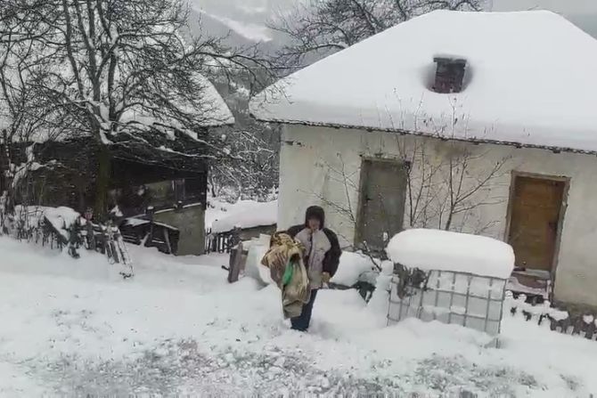 Zima selo planina