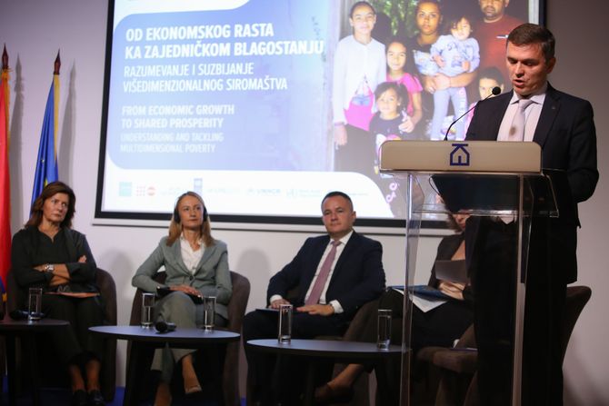 Od ekonomskog rasta ka zajedničkom blagostanju – razumevanje i suzbijanje višedimenzionalnog siromaštva, Panel