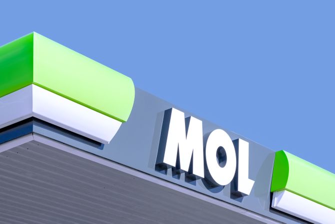 MOL MOL