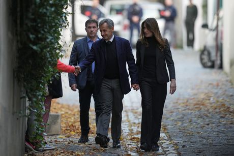 Nikola Sarkozi Nikola Sarkozi