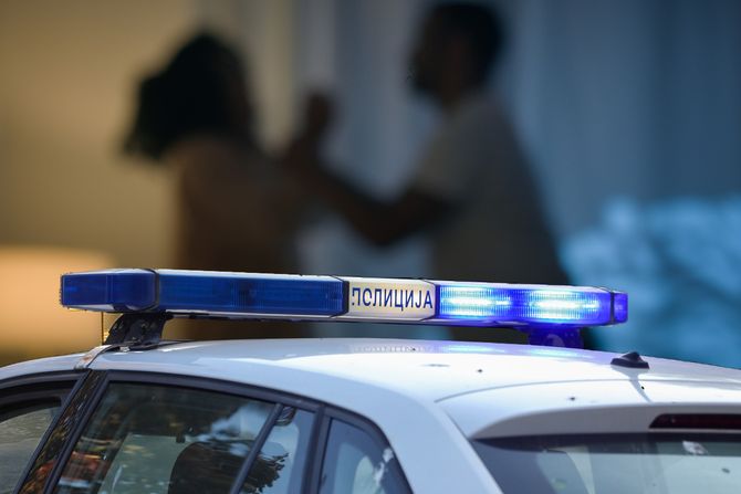 Policija, porodicno nasilje, čovek žena Policija, porodicno nasilje, čovek žena