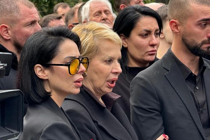Gloria Sotirova Gloria Sotirova