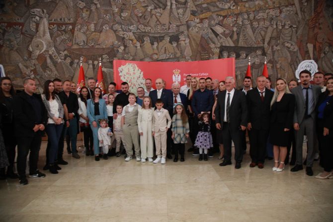 Potpisan 4000 ugovor o dodeli bespovratnih sredstava za kupovinu seoske kuće Potpisan 4000 ugovor o dodeli bespovratnih sredstava za kupovinu seoske kuće