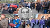Najpotresniji trenutak na sahrani generala Pavkovića: Izneli kovčeg i položili zastavu, porodica u suzama