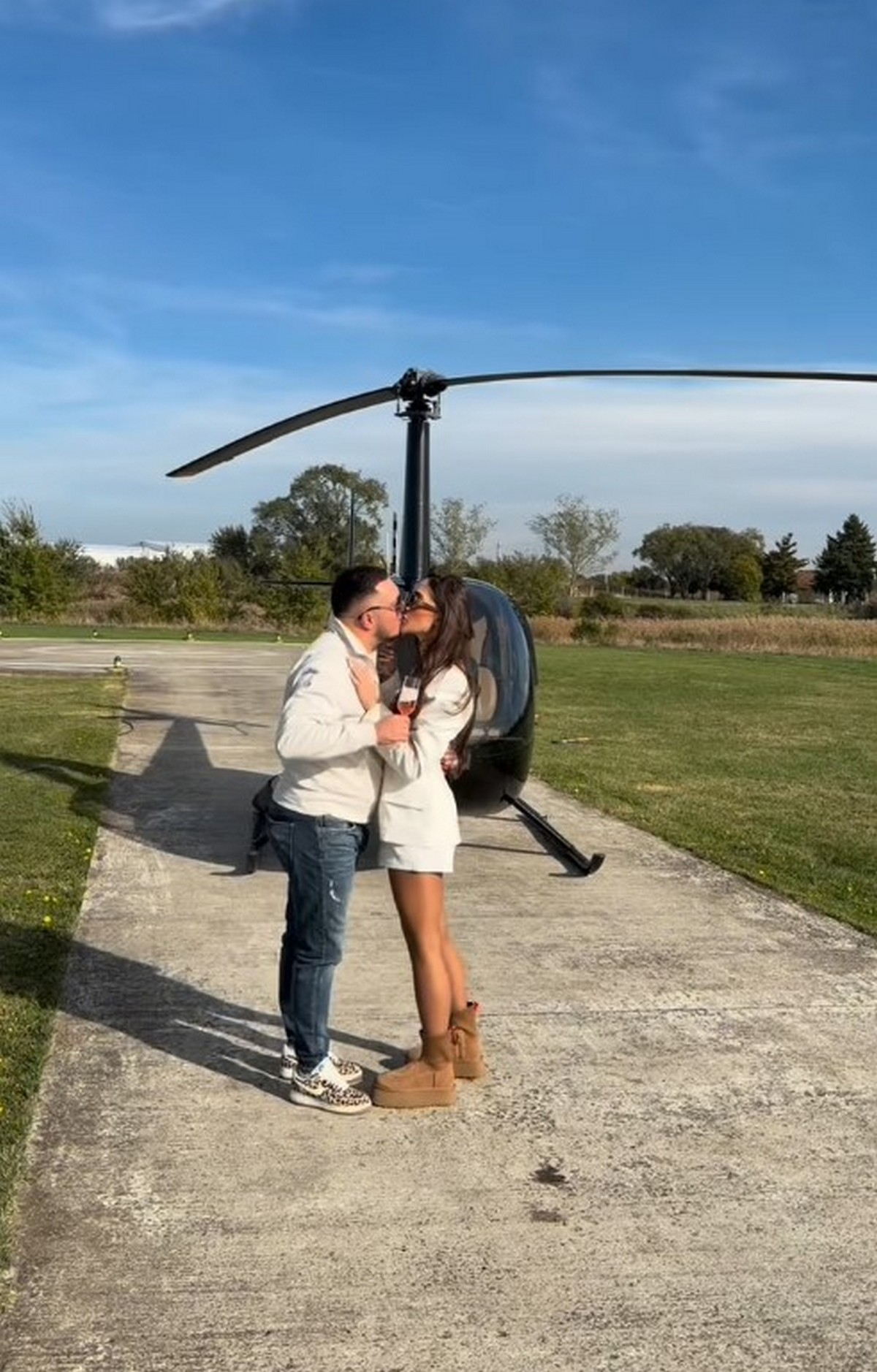 Žive na maksimum! Anđela i Gastoz uživaju u nezaboravnim trenucima: Voze se helikopterom "Ludaci u avanturi"