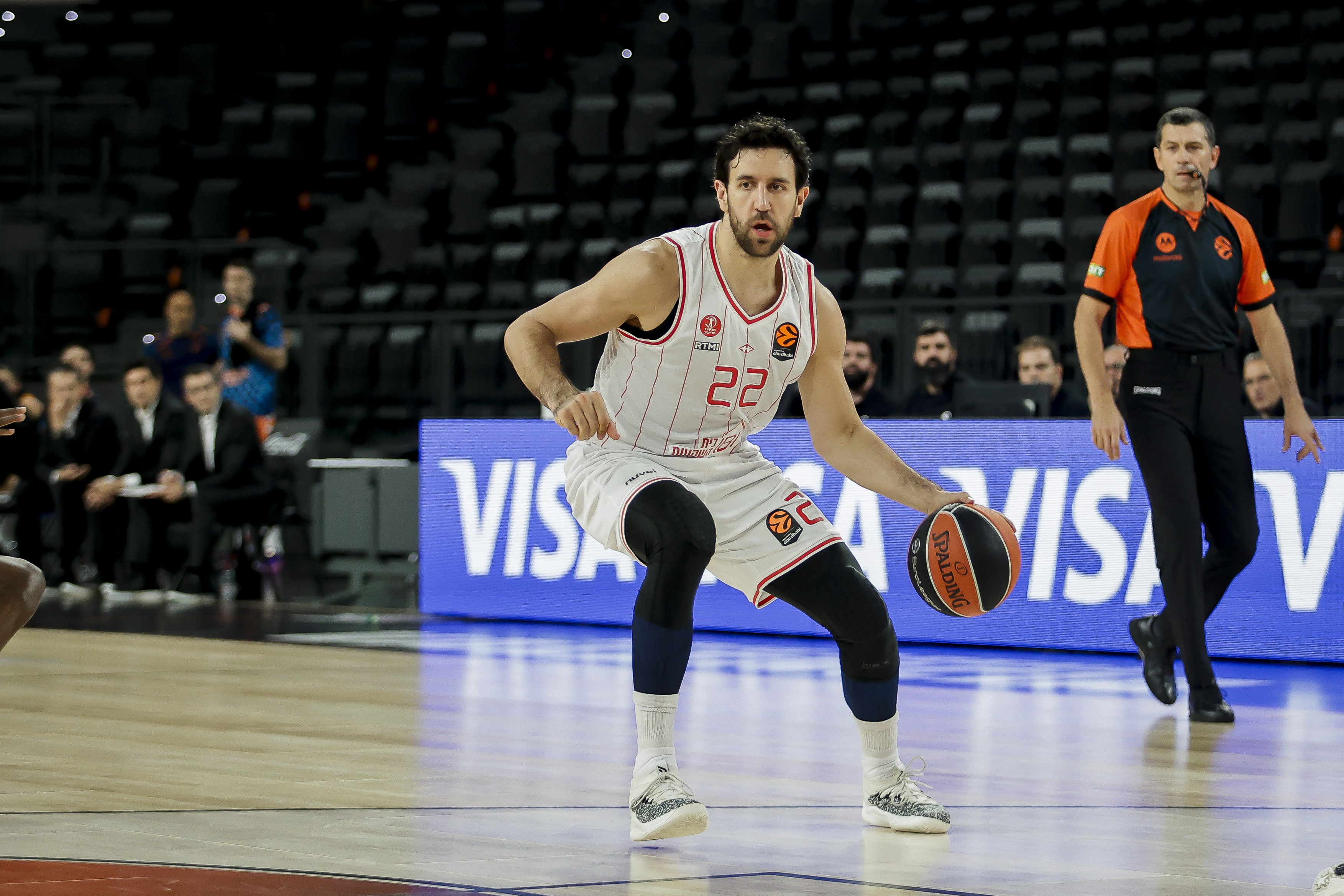 Hapoel slavio protiv Pariza u zaostalom meču Evrolige, Vasa Micić se ispromašivao