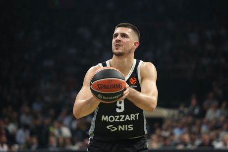 KK Partizan - Pariz Basket