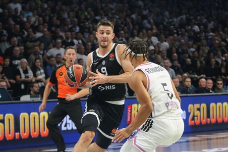 KK Partizan - Pariz Basket