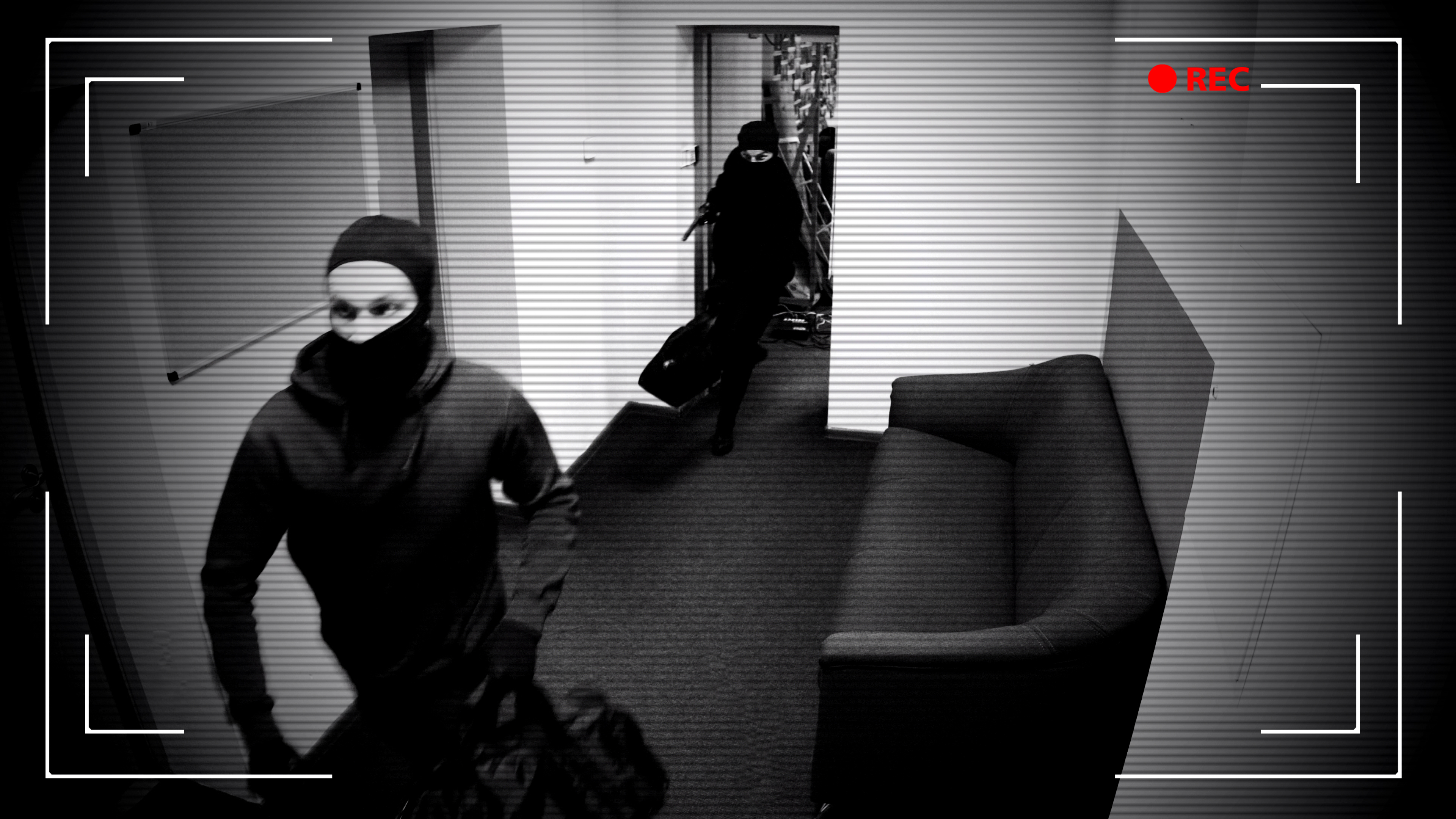 FILMSKA PLJAČKA! Lopovi iz francuskog muzeja odneli nakit vredan 4 miliona dolara: Obezbeđenje se izblamiralo!