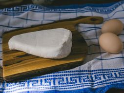 sir, jaja, domaća hrana