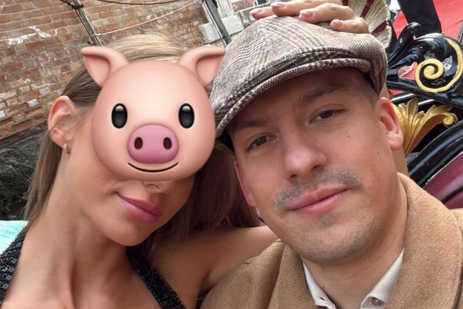 baka prase, devojka, usta, grudi