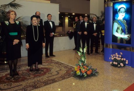Tajlandska kraljica majka Reina Sirikit Tajlandska kraljica majka Reina Sirikit