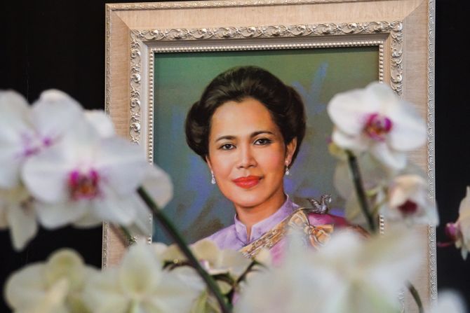 Tajlandska kraljica majka Reina Sirikit Tajlandska kraljica majka Reina Sirikit