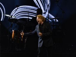 Mick Hucknall, Simply Red
