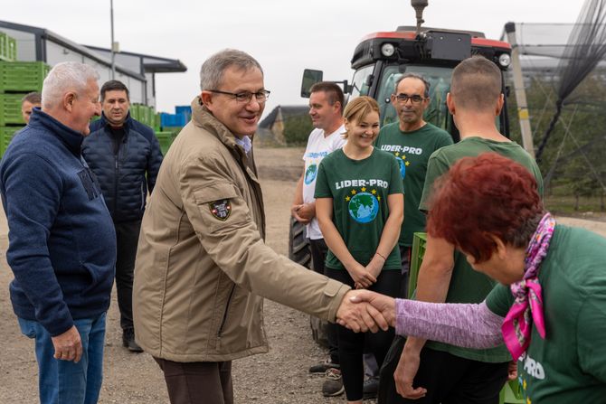 VOĆARSTVO GAZDINSTVO GLAMOČIĆ VOĆARSTVO GAZDINSTVO GLAMOČIĆ