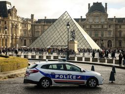 Muzej Luvr pljačka lopovi Pariz