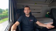 Čovek sa slike je vozač kamiona, i sada je svima pokazao svoju platnu listu: Mnogi su ostali bez reči
