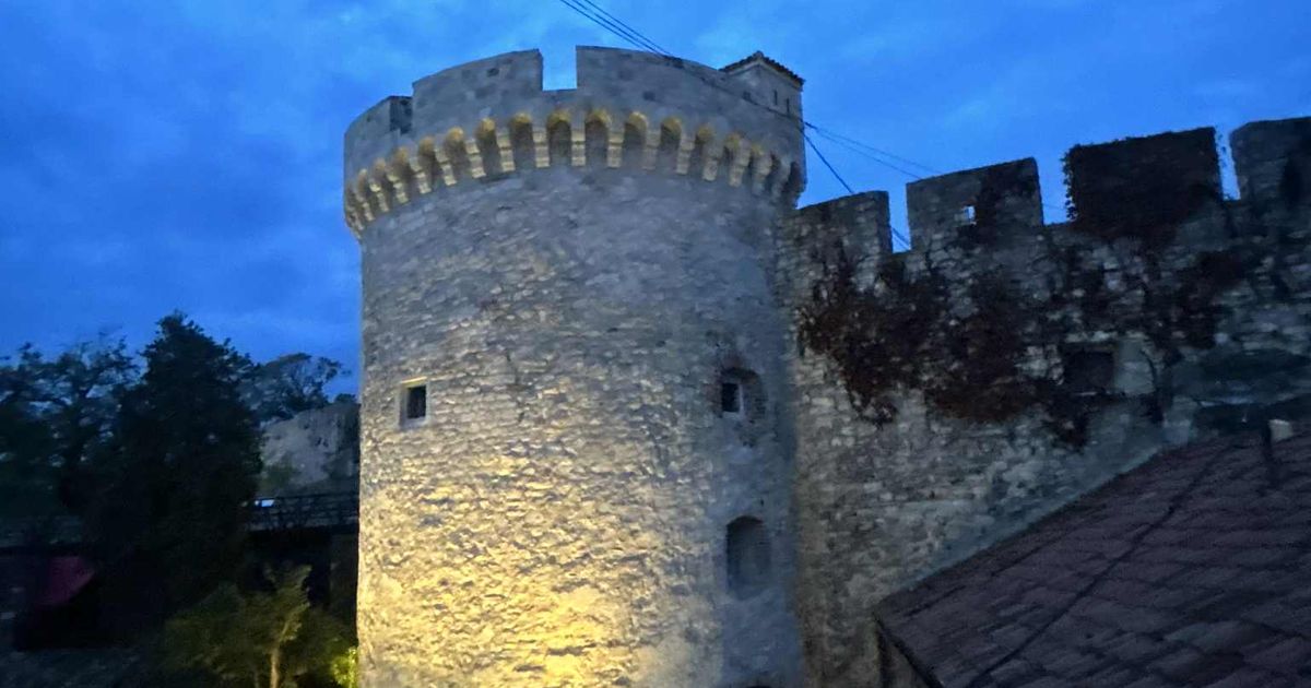 Brutalan napad na Kalemegdanu: Huligani sa navijačkim obeležjima pretukli dvojicu Britanaca!