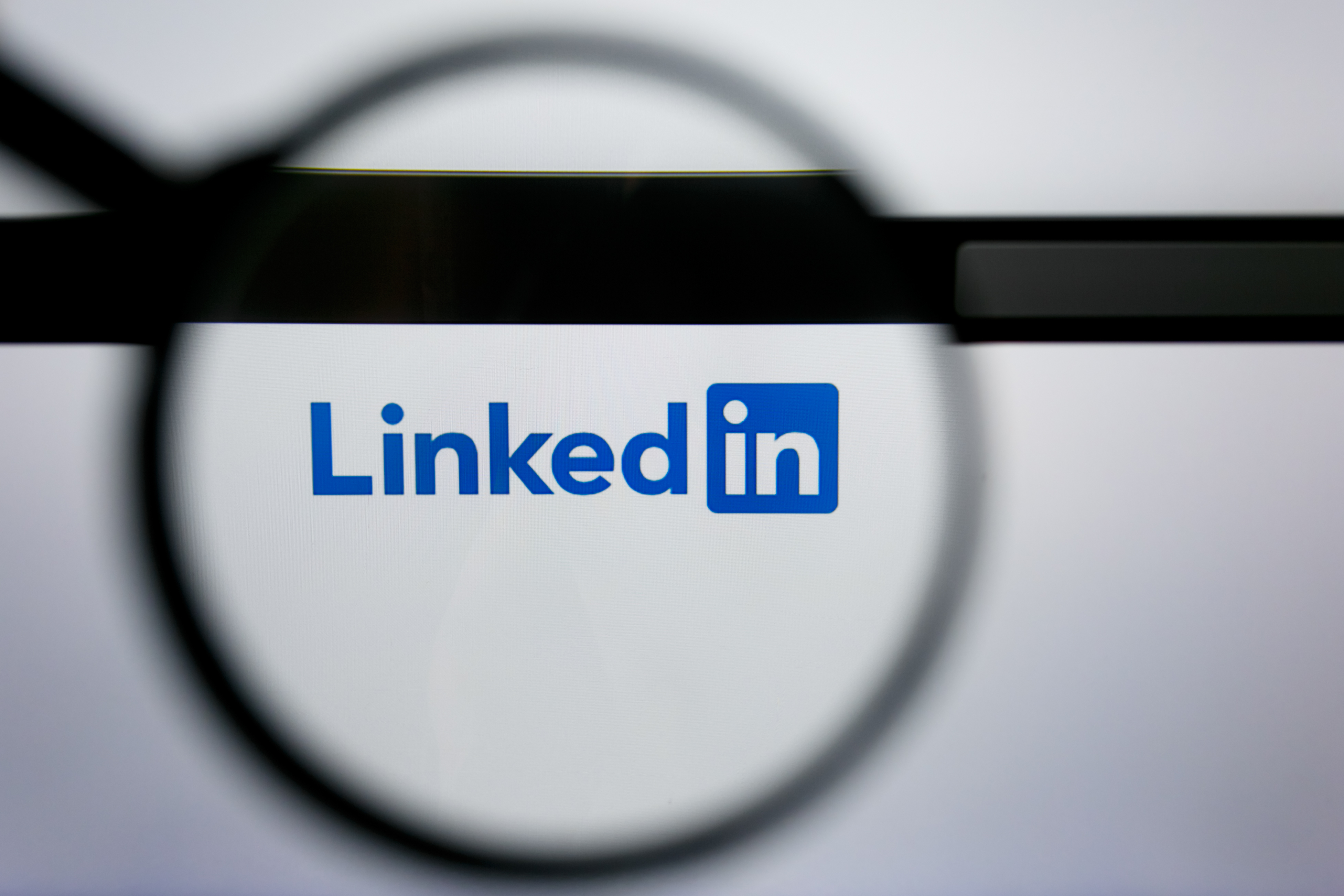 Imate LinkedIn nalog? Udruženje tvrdi da vam Microsoft tajno kopa po kompjuteru
