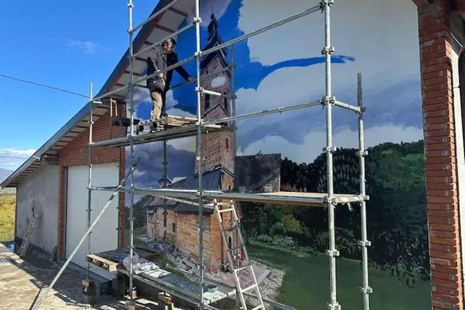 Oslikava se mural manastira Ježevica u selu Lipnica Oslikava se mural manastira Ježevica u selu Lipnica