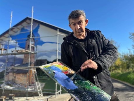 Oslikava se mural manastira Ježevica u selu Lipnica Oslikava se mural manastira Ježevica u selu Lipnica