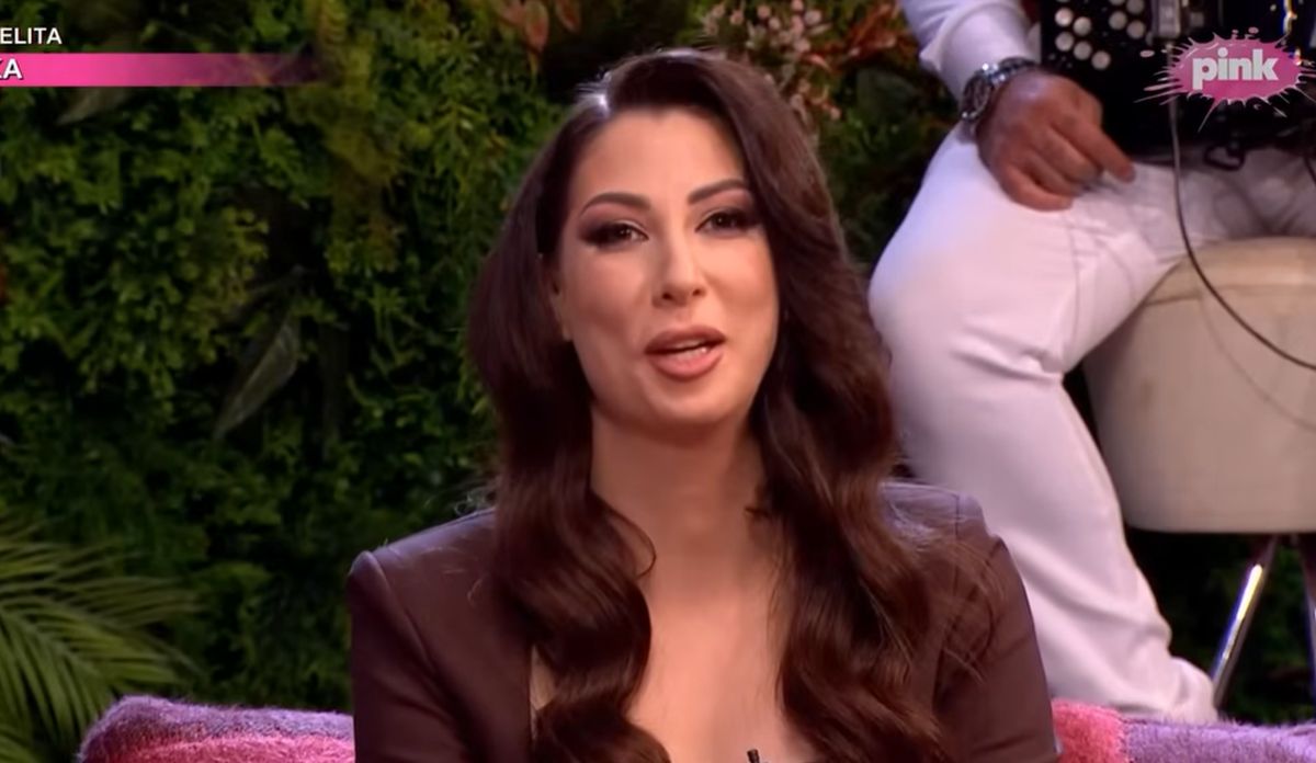 "Da li bi mu dozvolila da snima filmove za odrasle?" Naša pevačica šokirala izjavom o mužu: "Posao je posao.."