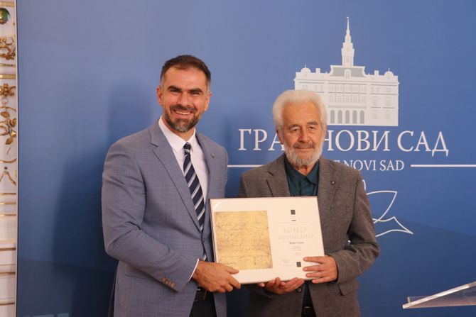 Nagrada „Miroslav Antić“ uručena pesniku Đorđu Sladoјu Nagrada „Miroslav Antić“ uručena pesniku Đorđu Sladoјu