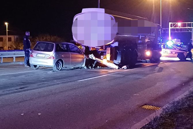 Udes na obilaznici kod Ovče Ovča saobraćajna nesreća