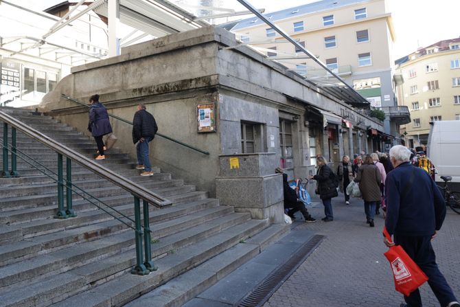 Zagreb, pao plafon na pijaci Dolac Zagreb, pao plafon na pijaci Dolac