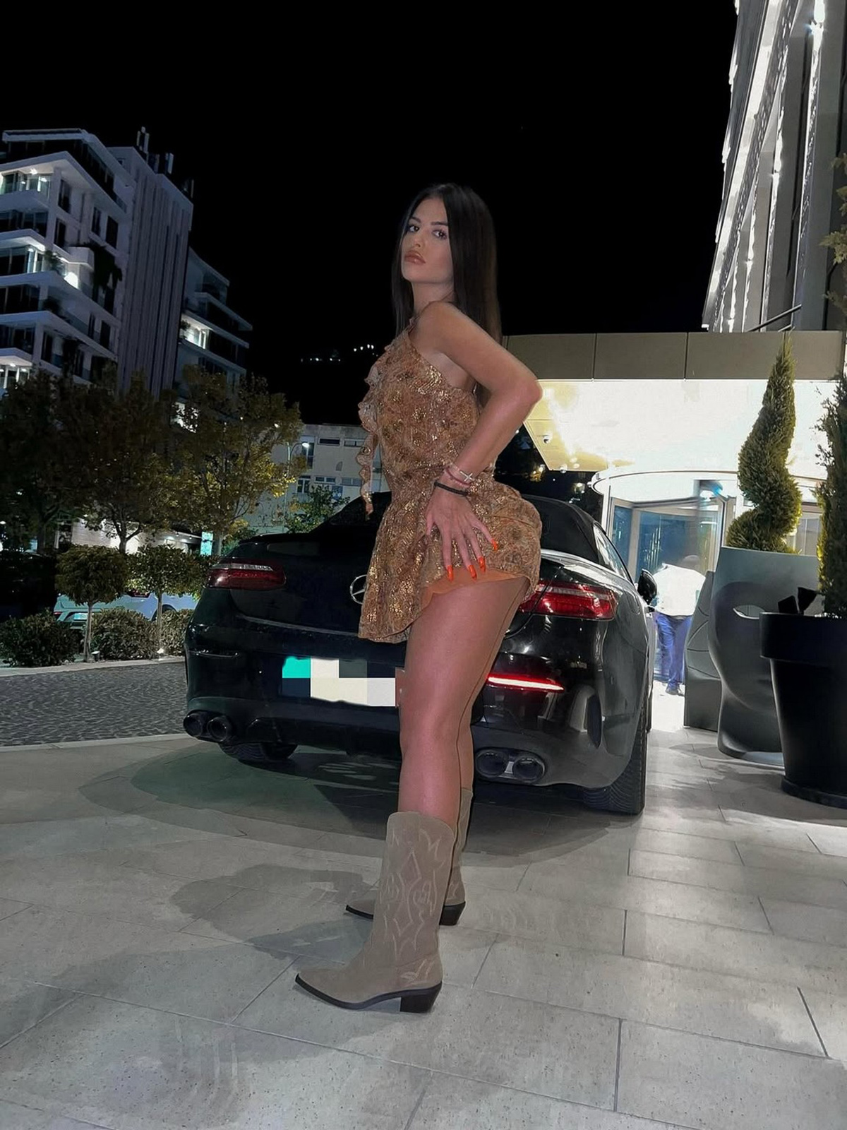 Oca ubila granata, majka umrla nakon što je rodila: Jeziva ispovest učesnice Elite: "Mamin brat me se odrekao"