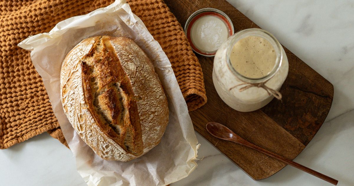 Hleb kao da je tek izašao iz rerne, a stoji već 3 dana: Evo kako je to moguće uz 1 namirnicu